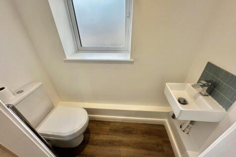 Cloakroom/wc