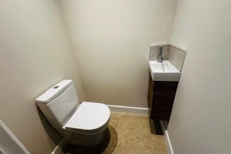 Cloakroom/wc