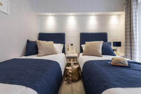 Omar Alderney Bed...