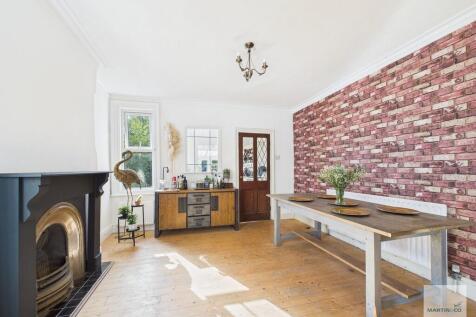 CAM03394G0-PR0373...