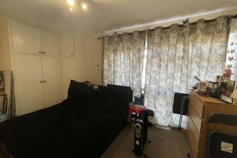 Living/bedroom
