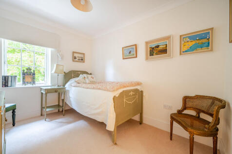 1368965-11-68ee22...