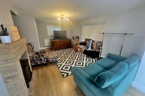 1 Boundary lane lounge.JPG