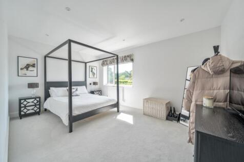 Bed 2 with en suite