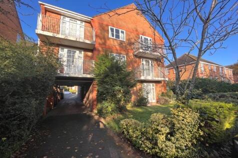 One bedroom ground floor flat