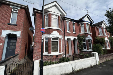 3 Bedroom Semi Detached for Rent