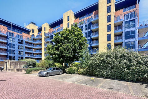 Two Bed Flat Ocean Village