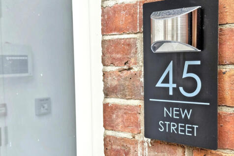 Newly Converted 1 &amp; 2 Bedroom Flats in the Heart 
