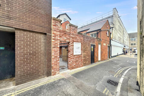 Newly Converted 1 &amp; 2 Bedroom Flats in the Heart 