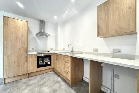 Newly Converted 1 &amp; 2 Bedroom Flats in the Heart 