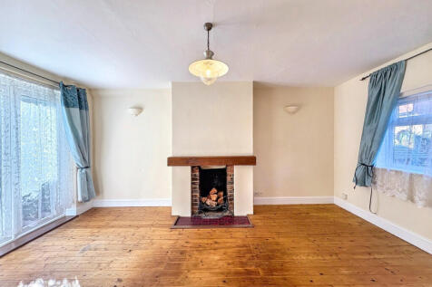 THREE BEDROOM HOUSE TO RENT