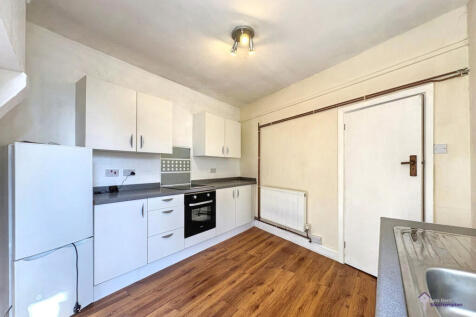 ONE BEDROOM FLAT 26 PORTSMOUTH ROAD