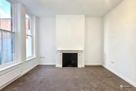 1 &#43; Small Garden space Bedroom Flat for Rent