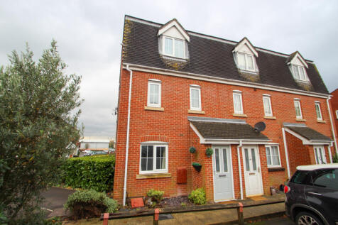 2 bed maisonette to rent Avro Court, Hamble