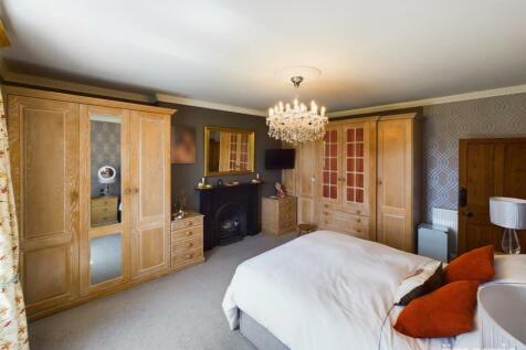 Mater Bedroom