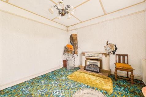 CAM05297G0-PR0072-STILL015.jpg