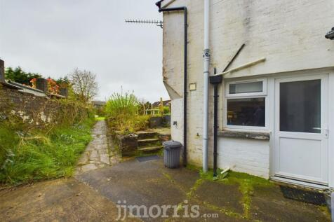 CAM03686G0-PR0026-STILL028.jpg