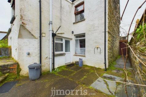 CAM03686G0-PR0026-STILL027.jpg
