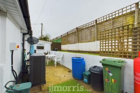 CAM03686G0-PR0038-STILL023.jpg