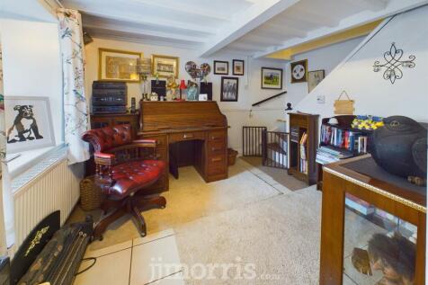 Sitting Room/Dining Room