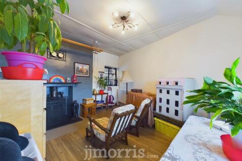 CAM03686G0-PR0038-STILL002.jpg