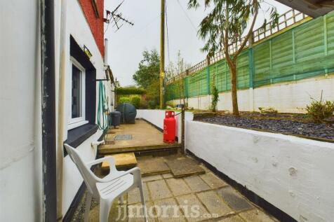 CAM03686G0-PR0038-STILL022.jpg