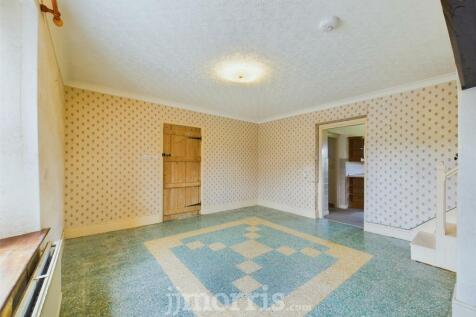 CAM03686G0-PR0078-STILL018.jpg