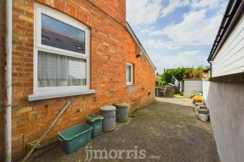 CAM03686G0-PR0074-STILL045.jpg