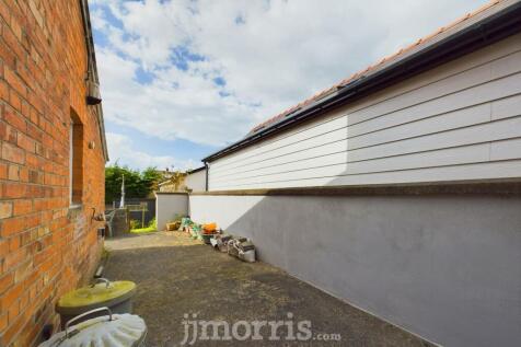 CAM03686G0-PR0074-STILL046.jpg