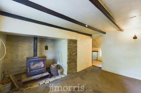 CAM03686G0-PR0095-STILL006.jpg