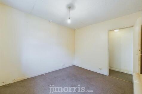 CAM03686G0-PR0095-STILL024.jpg
