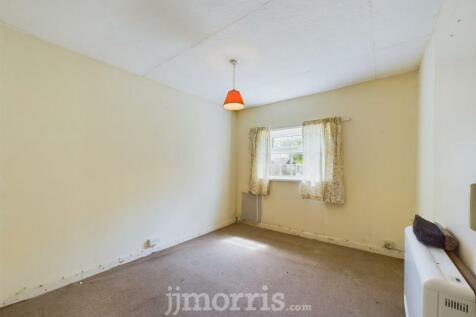 CAM03686G0-PR0095-STILL025.jpg
