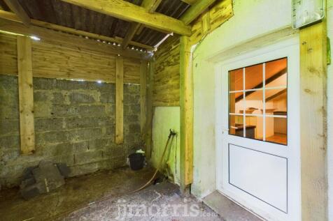 CAM03686G0-PR0095-STILL034.jpg