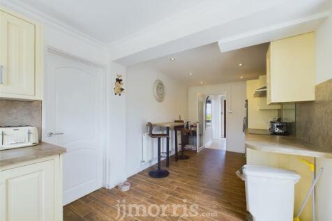 CAM03686G0-PR0099-STILL025.jpg