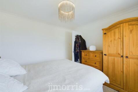 CAM03686G0-PR0099-STILL021.jpg