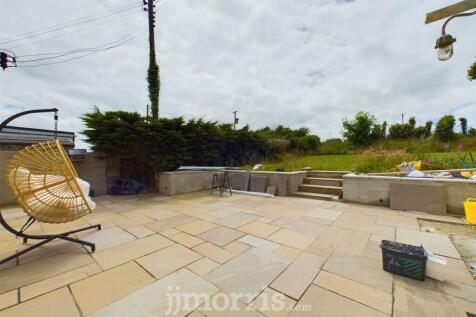 CAM03686G0-PR0099-STILL038.jpg