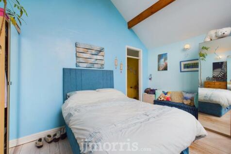 CAM03686G0-PR0110-STILL012.jpg