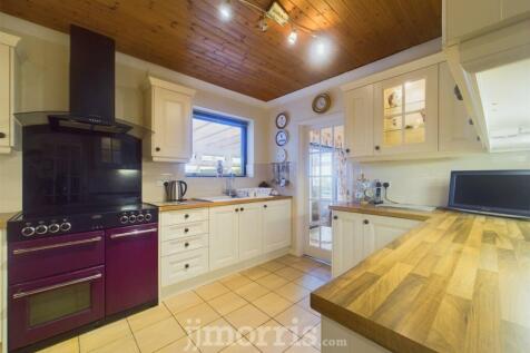 CAM03686G0-PR0117-STILL020.jpg