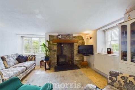 CAM03686G0-PR0126-STILL009.jpg