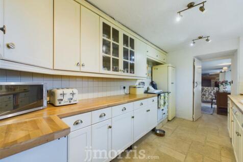 CAM03686G0-PR0126-STILL014.jpg