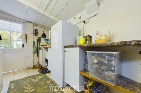 CAM03686G0-PR0126-STILL023.jpg