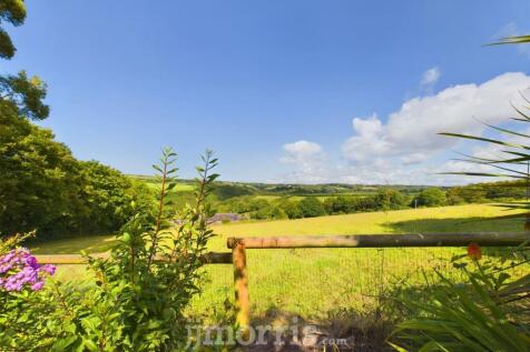 CAM03686G0-PR0137-STILL005.jpg