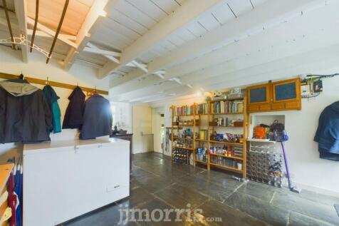 CAM03686G0-PR0118-STILL004.jpg