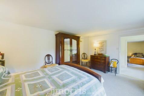 CAM03686G0-PR0118-STILL018.jpg