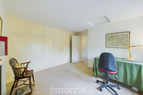 CAM03686G0-PR0118-STILL037.jpg