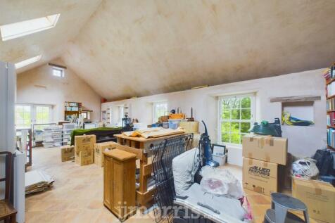 CAM03686G0-PR0118-STILL085.jpg
