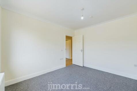 CAM03686G0-PR0143-STILL019.jpg