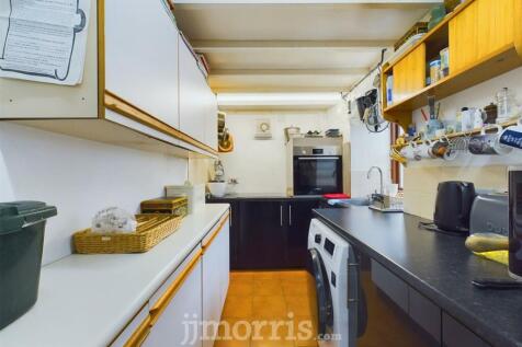 CAM03686G0-PR0150-STILL029.jpg