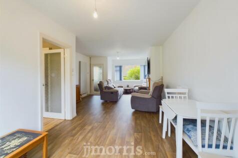 CAM03686G0-PR0179-STILL023.jpg