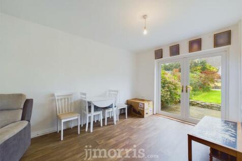 CAM03686G0-PR0179-STILL027.jpg